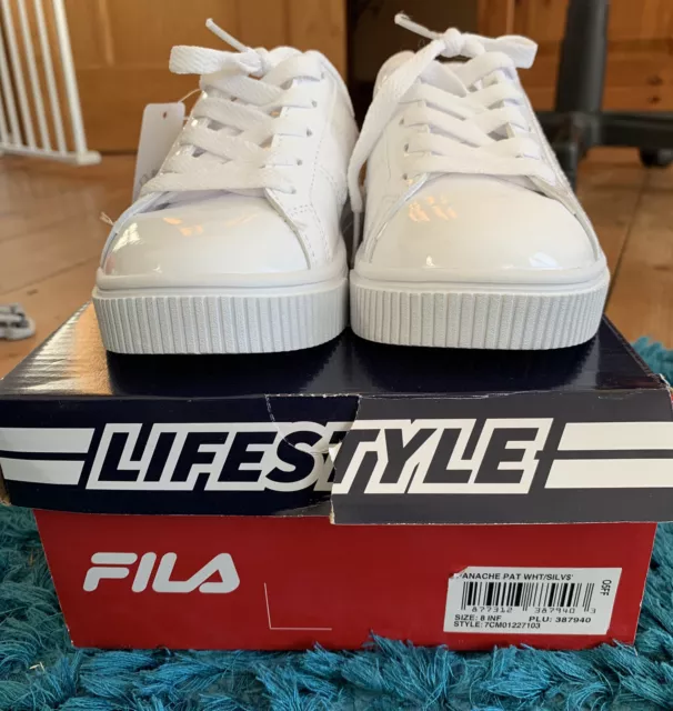 Fila silver trainer hot sale