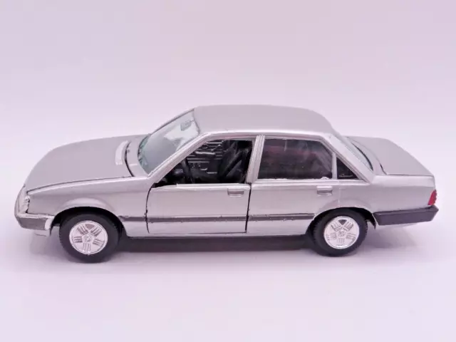 1:43  Gama Mini  Nr. 1176  Opel Rekord