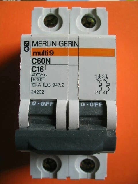 Disjoncteur Merlin Gerin Multi9 C60N C16 - Référence 24202 - 400V, 2 Pôles - Occasion, Fonctionnel