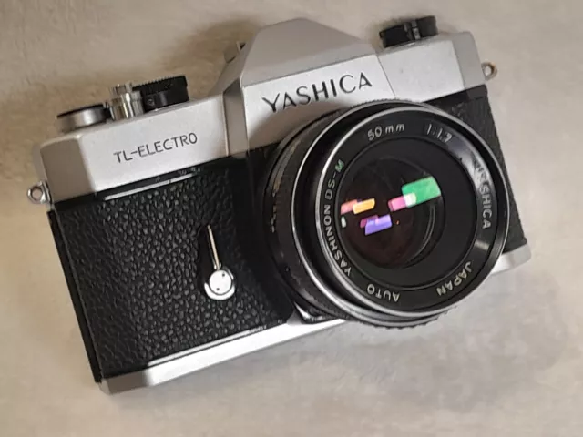 Spiegelreflexkamera YASHICA mit Objektiv 50mm Tasche