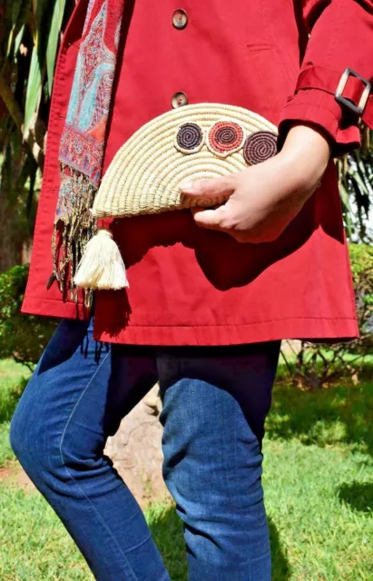 Beautiful Moroccan handmade straw half moon purse. Raffia clutch