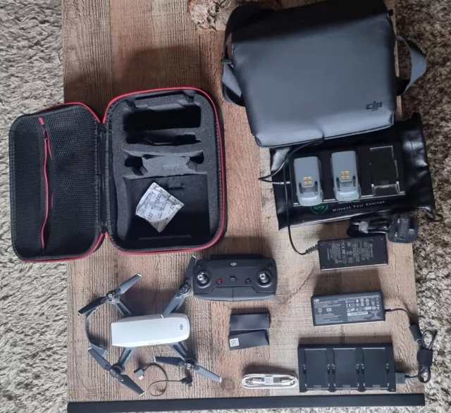 DJI Spark Drone - Alpine White - 2 Batteries - Portable Smatree Power Station