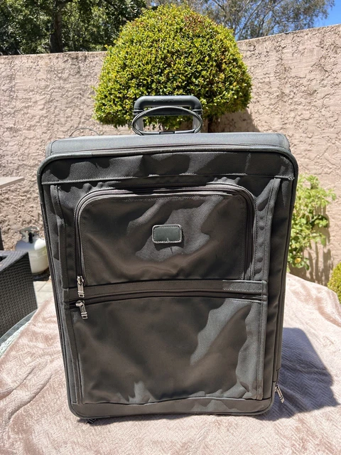 tumi alpha olive green nylon upright rolling large 24” suitcase 2244m3 3