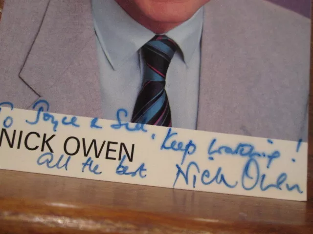 Original Autograph Nick Owen (*1947, English TV Presenter BBC) /// Autograph Aut 3