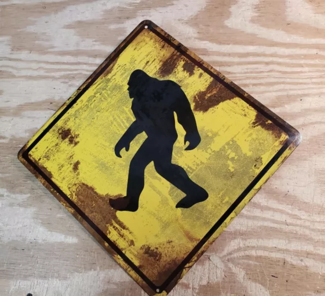 Big Foot / Sasquatch / BIGFOOT sign, Catuion sign, Vintage Rusty look, 12 x 12"