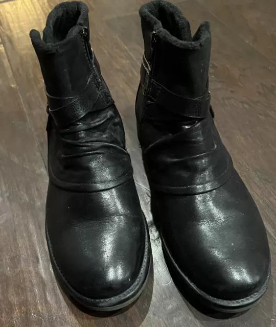 Bare Traps Women's Shoes Toe Ankle Fashion Zip Boots Black Size 9