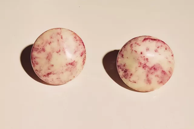 VINTAGE JEWELRY - 1970s Pink White Marbled Celluloid Round Circle Disc Earrings