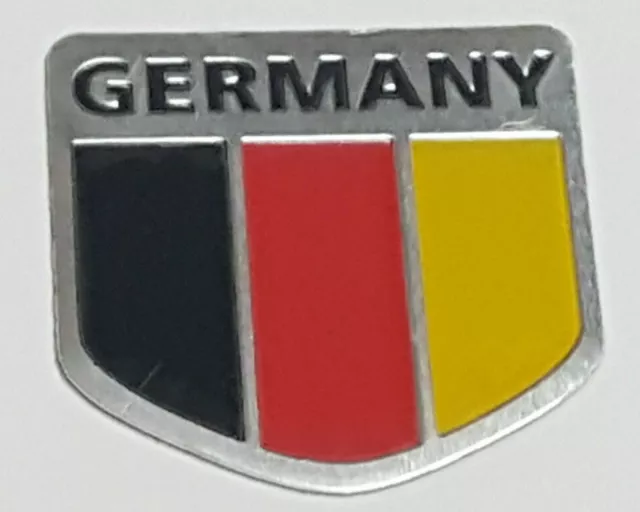 Die deutsche Flagge zum Aufkleben aufs Fahrzeug