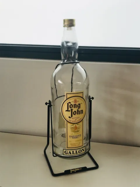https://www.picclickimg.com/Ut0AAOSwwnZkdFiD/Vintage-1-Gallon-Long-John-whiskey-bottle-in.webp