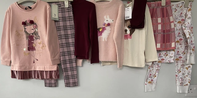 Abiti invernali per ragazze/pacchetto età 5 anni nuovi/top in perfette condizioni, gonna, leggings ecc.