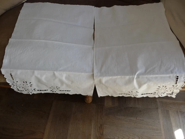 Linge ancien 2 pieces de coton blanc broderies Richelieu ( ref 4 )