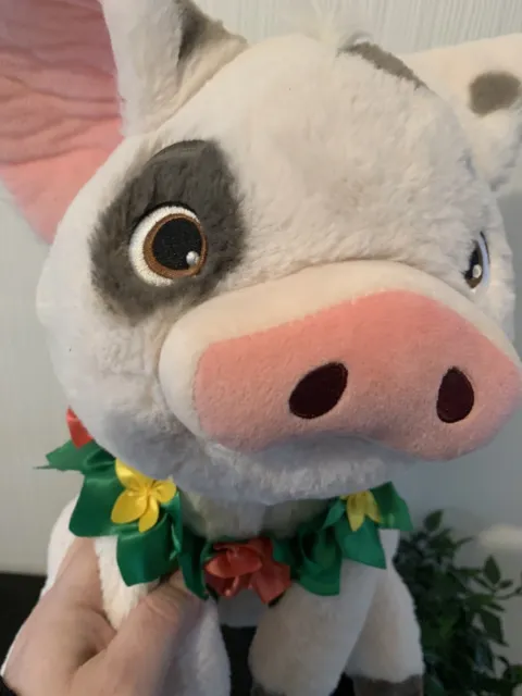 Disney Store Moana PUA Plush Pig with flower lei 14” 2