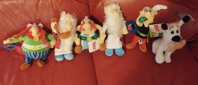 Peluche Idéfix Couché - 60 Ans Astérix - Lidl - Blanc - Neuf Pour Collection Ou Cadeau