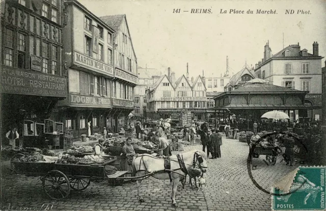 CPA - Reims - La Place du Marché