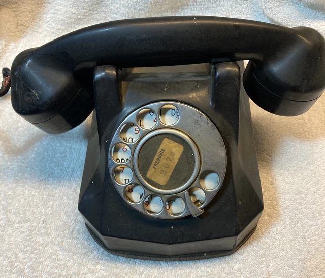 Vintage Automatic Electric Monophone, Black Bakelite Desk Telephone. Vintage Automatic Electric Monophone, Black Bakelite Desk Telephone.
