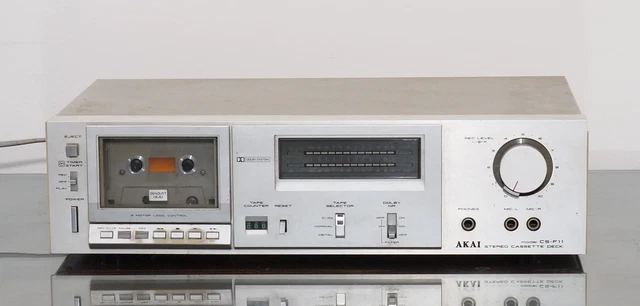 Ensemble AKAï Comprenant Tuner AT-M670, Platine Double K7 HX-M 670W Et 2 Enceintes Sans Marque