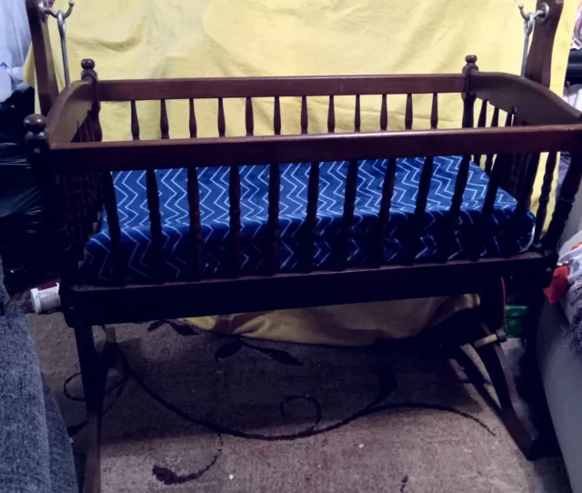 Vintage Antique Style Wooden Swinging Baby Cradle Bassinet Crib