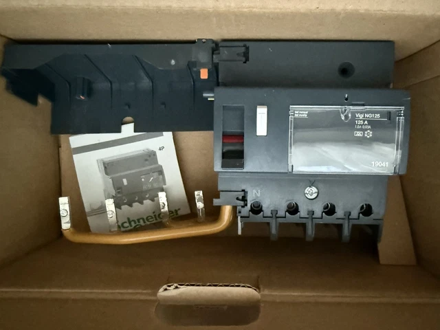 Acti9, Vigi iC60, bloc différentiel 3P 25A 30mA type AC 230-240V 400-415V - A9Q41325 Acti9, Vigi iC60, bloc différentiel 3P 25A 30mA type AC 230-240V 400-415V - A9Q41325