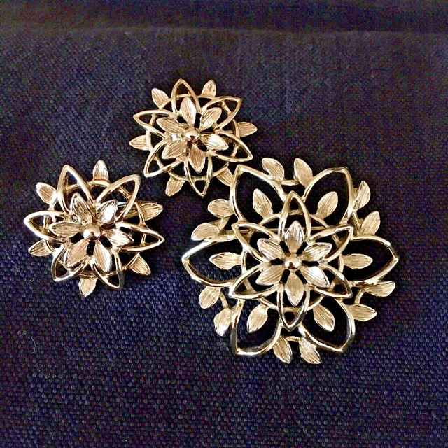 Vintage Sarah Coventry Demi ~ Brooch/Pin & Earring Set ~ "Peta-Lure" ~ 1962