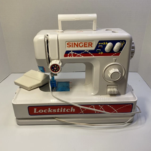 SINGER LOCKSTITCH 7+ CHILD'S KIDS Sewing Machine, Works On Batteries No