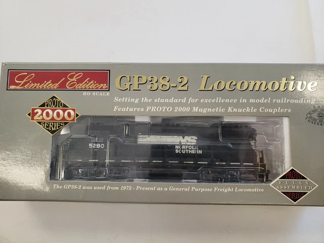 HO Life-Like/Proto 2000 #30764 NS Norfolk Southern GP38-2 Diesel - Weathered