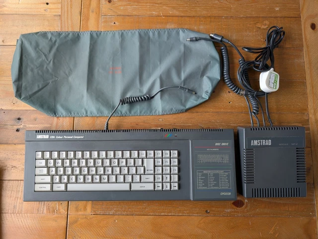 LOT VINTAGE AMSTRAD CPC 464 + CPC6128 + MONITEUR GT65 EUR 399,99 - FR