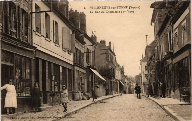 CPA AK VILLENEUVE-sur-YONNE - La Rue des Commerce (357645)