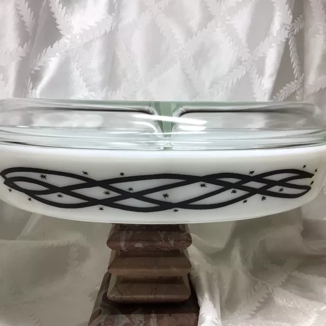 Vtg PYREX 1 1/5 Qt. BARBED WIRE PROMOTIONAL DIVIDED CASSEROLE W/lid