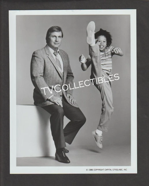 7x9 Press Photo~ SIDEKICKS ~1980s TV ~Gil Gerard ~Child actor Ernie Reyes Jr