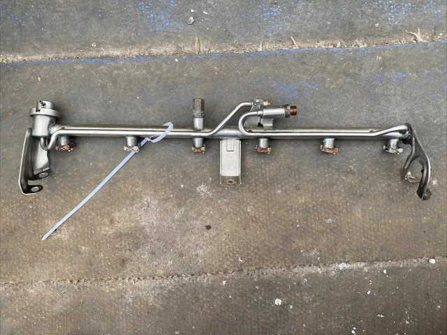 MERCEDES W140 S280 M104 fuel distributor bar with pressure sensor £50. ...