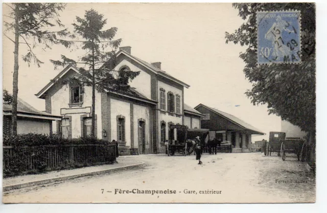 FERE CHAMPENOISE - Marne - CPA 51 - la Gare - vue exterieure - attelages
