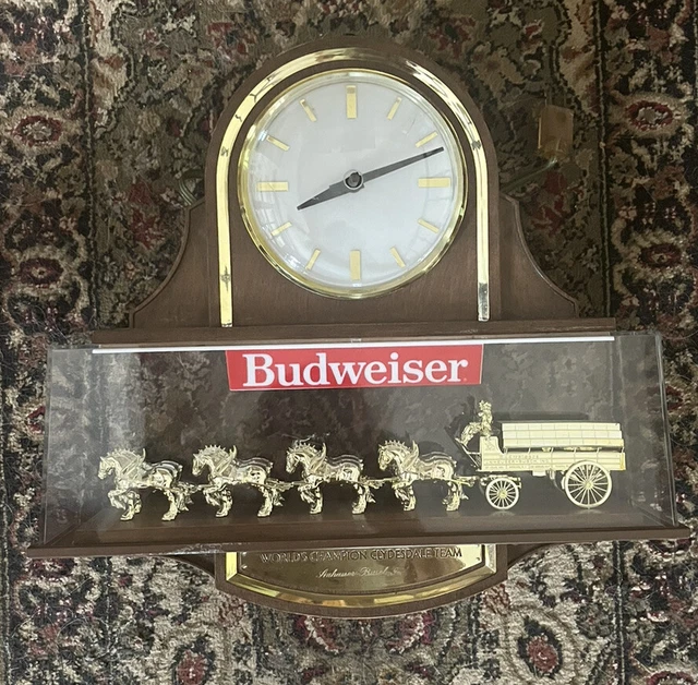 VINTAGE ORIGINAL BUDWEISER Clock Wall light World's Champion Clydesdale