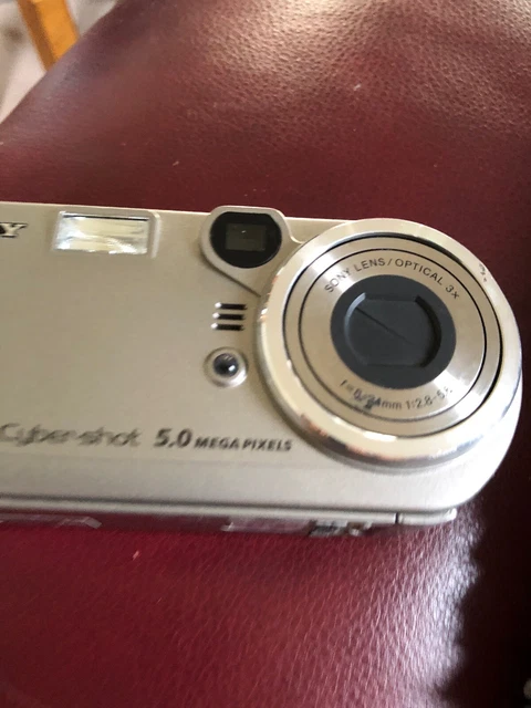 SONY CYBERSHOT N50 Megapixel Camera Not Working Parts Only