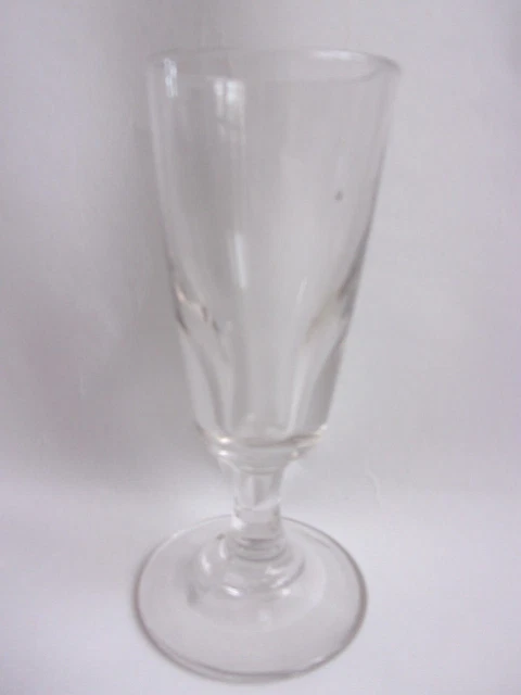 Verre à digestif à long pied | FabriQémoi Verre à digestif à long pied | FabriQémoi
