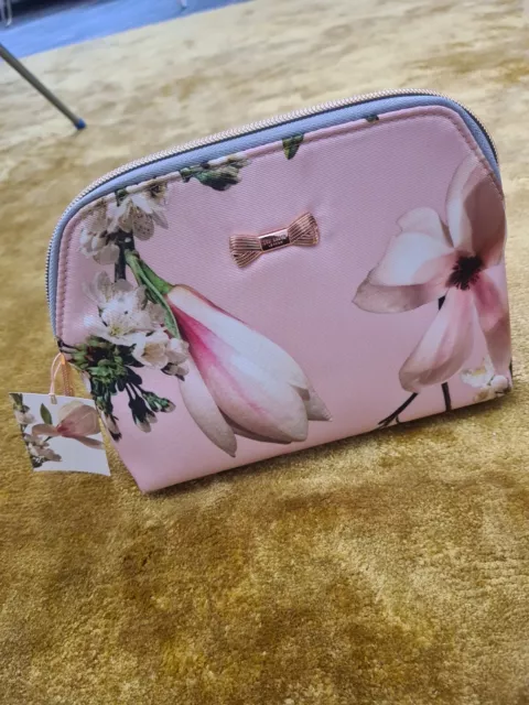 TED BAKER RORRAH Iguazu dome wash bag Bright Green Brand New