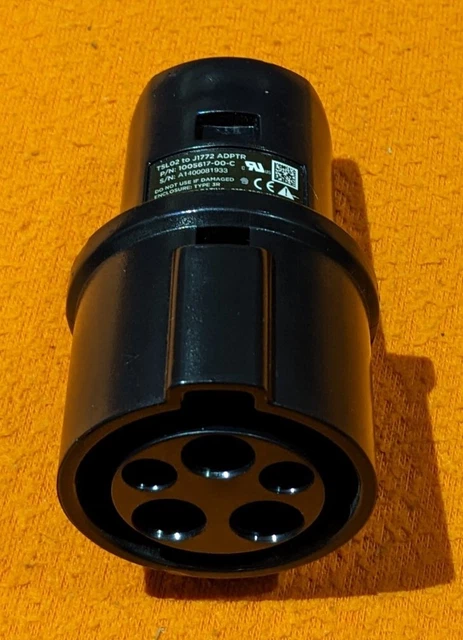 AUTHENTIC OEM Tesla Adapter TSLO2 to J1772 p/N: 1005617-00-c s/N: A1400081933