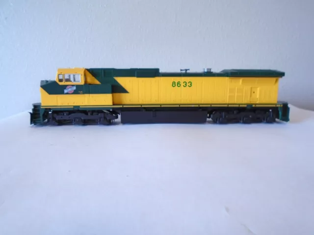 Kato Ho 37-1302, C44-9W locomotive, C&NW 8633