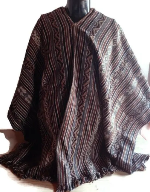 Unisex Poncho Woven in Multicolored Wool Andean Mountains Cusco