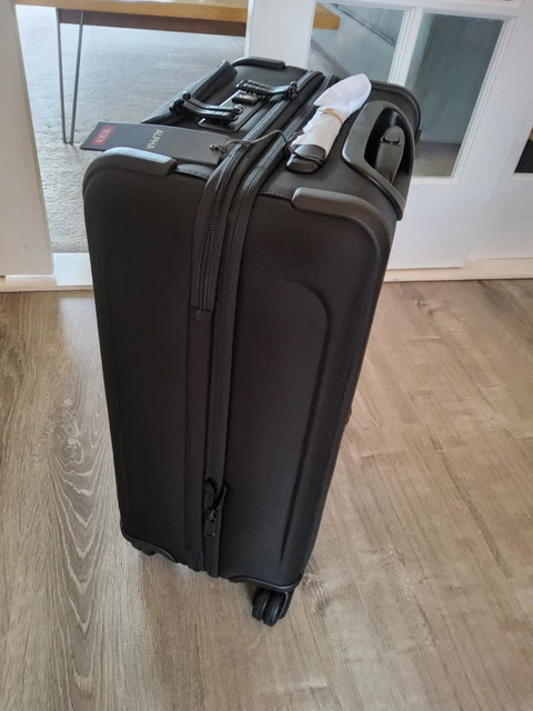 Tumi Continental Expandable 4 Wheeled Carry-On - Black Style 117162-1041 5