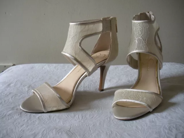 NIB $145 JESSICA SIMPSON Ivory Beige Snake Lace Back Zip Satin Shoes WEDDING 7M