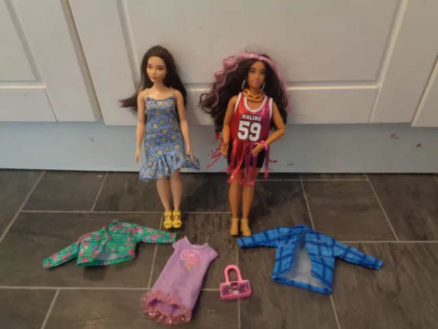 barbie doll bundle- 2 x curvy-plus size dolls with clothes/shoes+extras