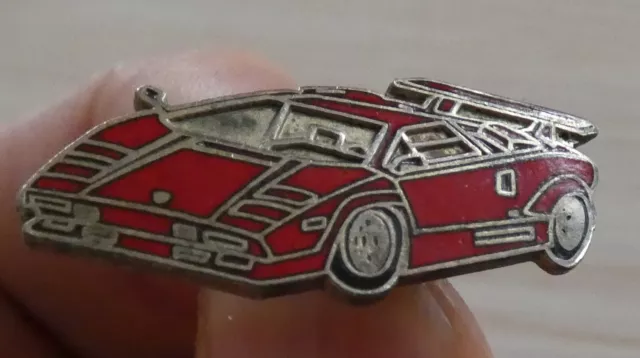 Beau Petit Pin's Voiture Lamborghini Countach Egf 2