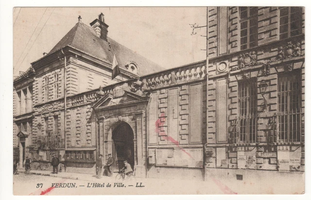 Cpa - Verdun (55) - L'hôtel De Ville - Écrite