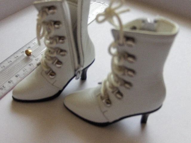 BOOTS / BOTTINES / CHAUSSURES en cuir et plastique - pour  poupée de  collection 3