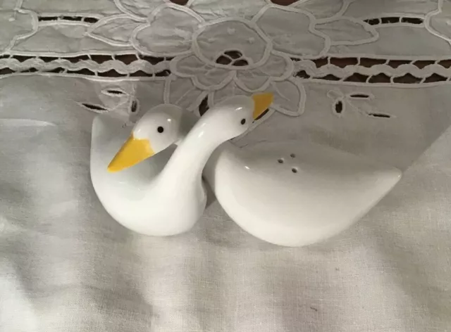 Vintage Geese Salt and Pepper Shakers Set White Hugging Love Birds Swans Avon