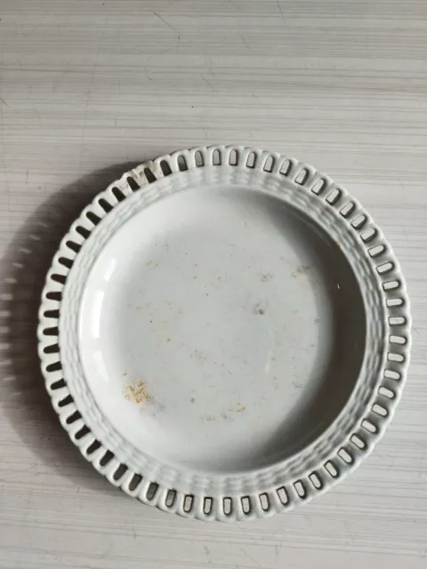 Ancienne Assiette Ajourée En Faïence Blanche De Niderviller (C10)