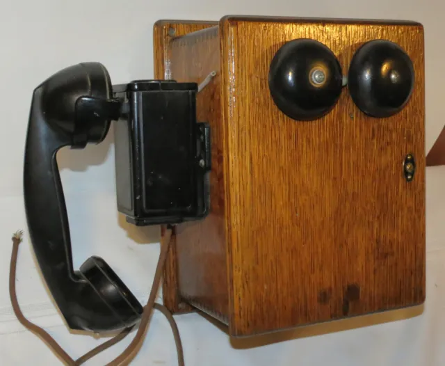 Beautiful WESTERN ELECTRIC Oak Wall Telephone - Hand Crank, 5-Bar Magneto