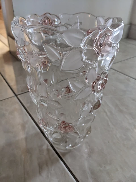 MIKASA BELLA ROSA 9" VASE CRYSTAL Raised Pink Roses & Frosted Leaves