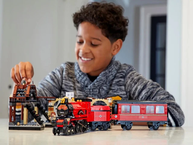 De Hogwarts express trein redactionele stock foto. Afbeelding van huis