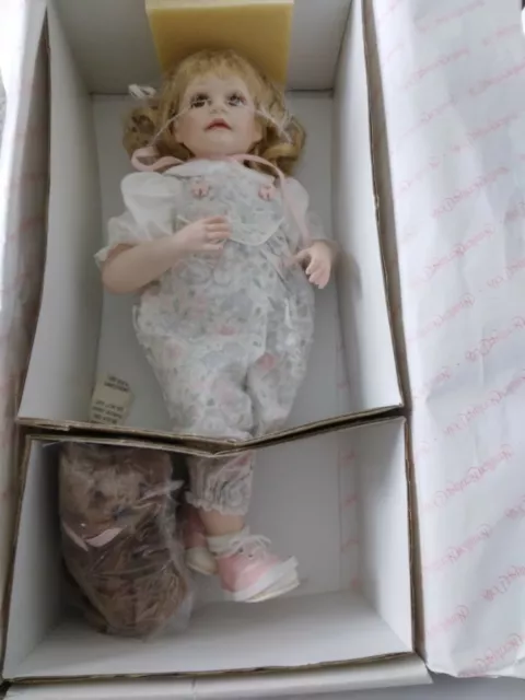 Jane Zidjunas' "Jennifer" for Hamilton Heritage Dolls Porcelain 16.5" 1990 COA